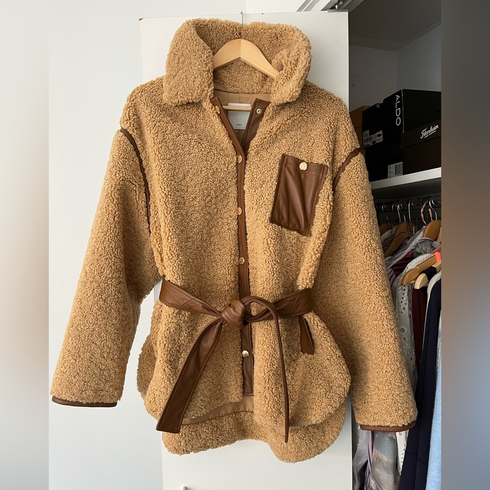 Gorgeous, NWT Sandro Teddy Jacket in Size 4